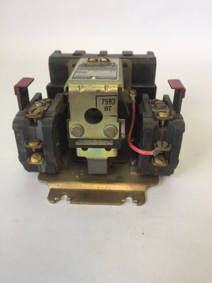 SQUARE D 8502 C0-2 CONTACTOR SER B 30AMP 600VAC 10HP SIZE 1 COIL 120V 60CY