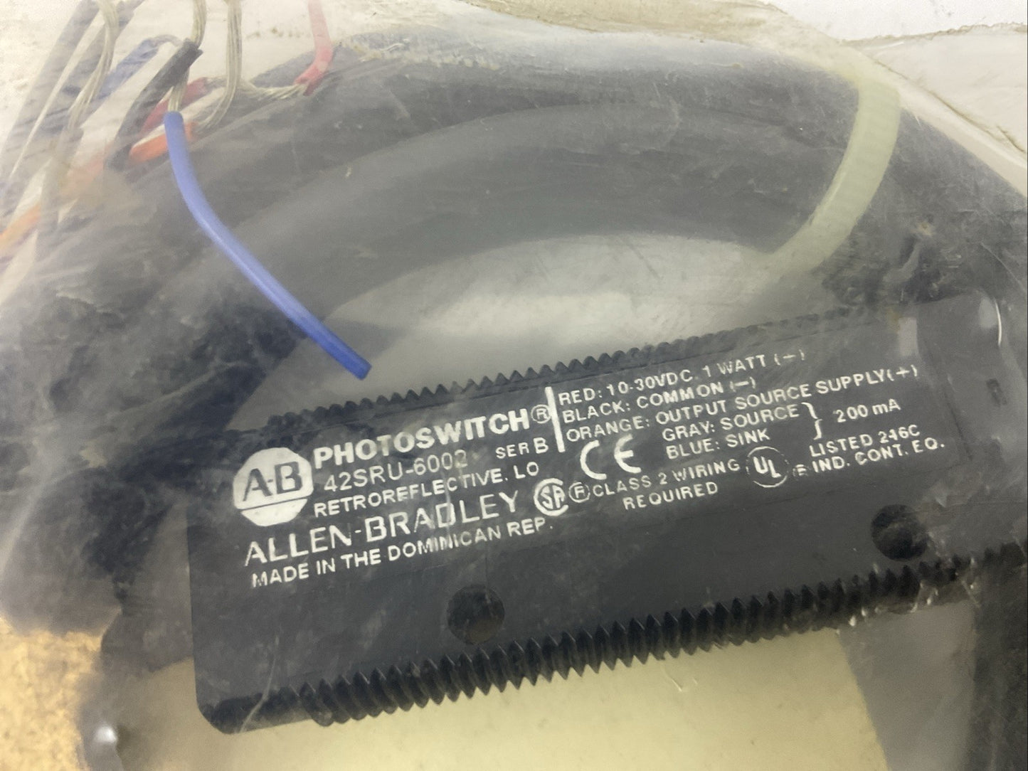 ALLEN BRADLEY 42SRU-6002 SER B 10-30VDC 1 WATT PHOTO SWITCH