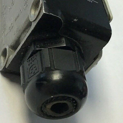 SIEMENS 3SE3 120-1J SELECTOR SWITCH 10AMP 230V