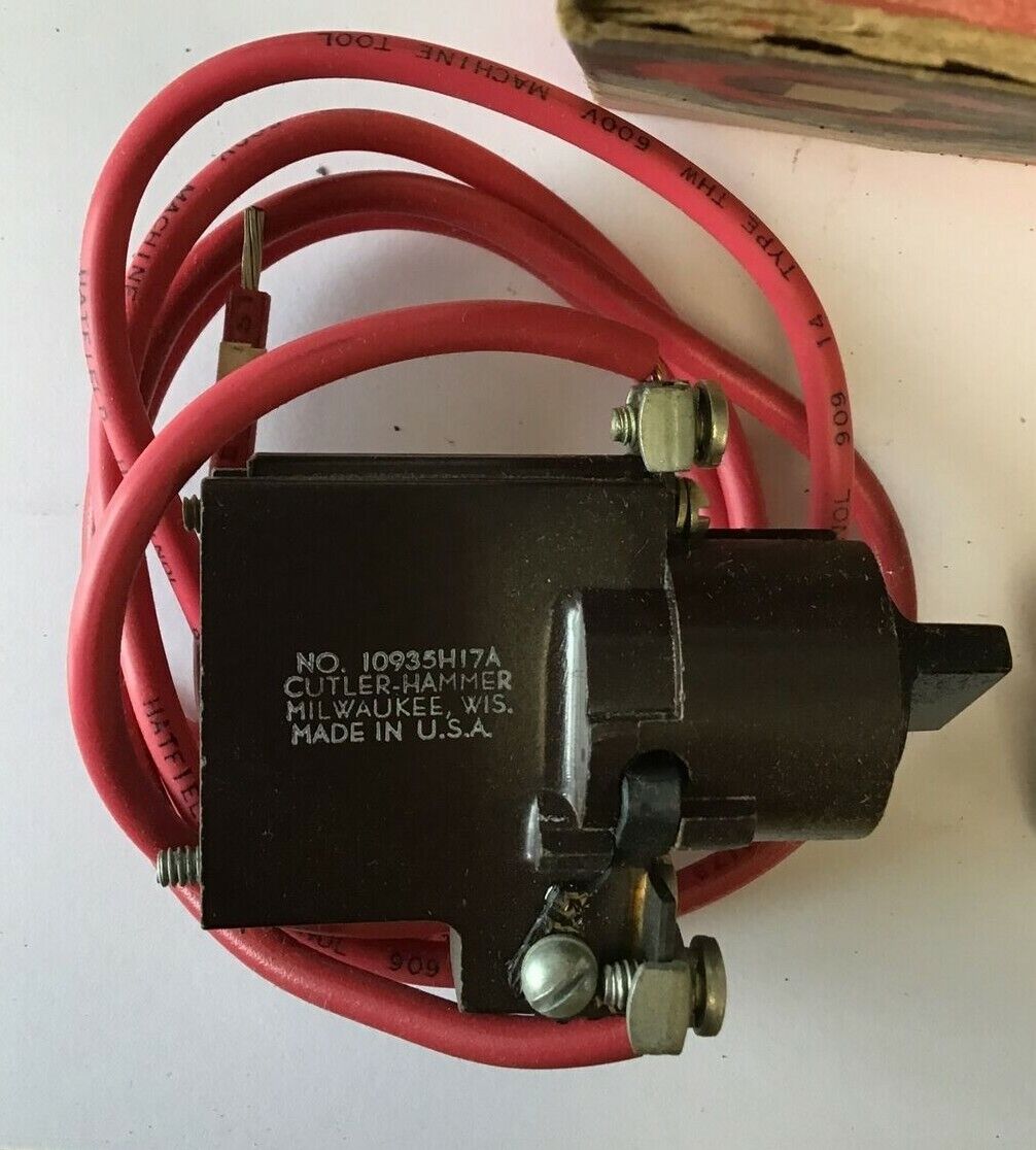 CUTLER HAMMER 10935H17A 3 POSITION SELECTOR SWITCH