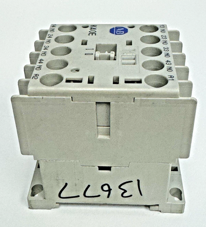 ALLEN-BRADLEY - 700-K40E-* SER. B - CONTROL RELAY - 600 VAC, 10 A, 24 VDC COIL
