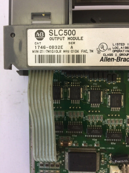 ALLEN BRADLEY 1746-0B32E OUTPUT MODULE 10-30VDC SER A SLC500