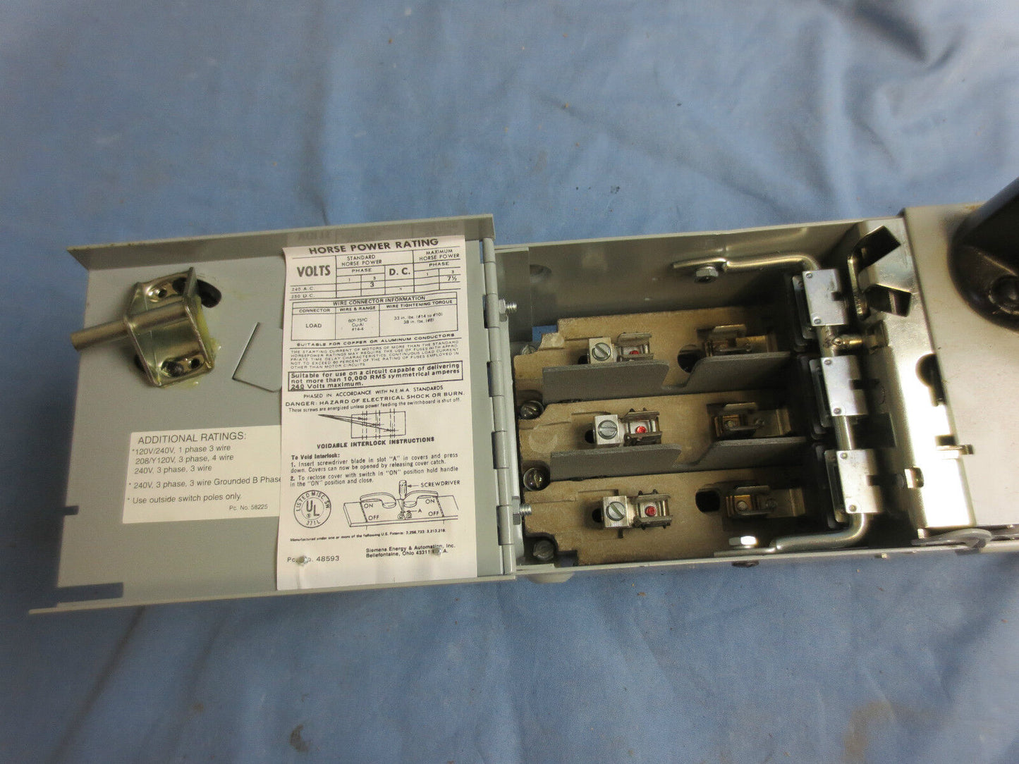 I-T-E SIEMENS V2B3211 VACU-BREAK PANELBOARD UNIT, 240VAC 30-30A 2-CIRCUIT SWITCH