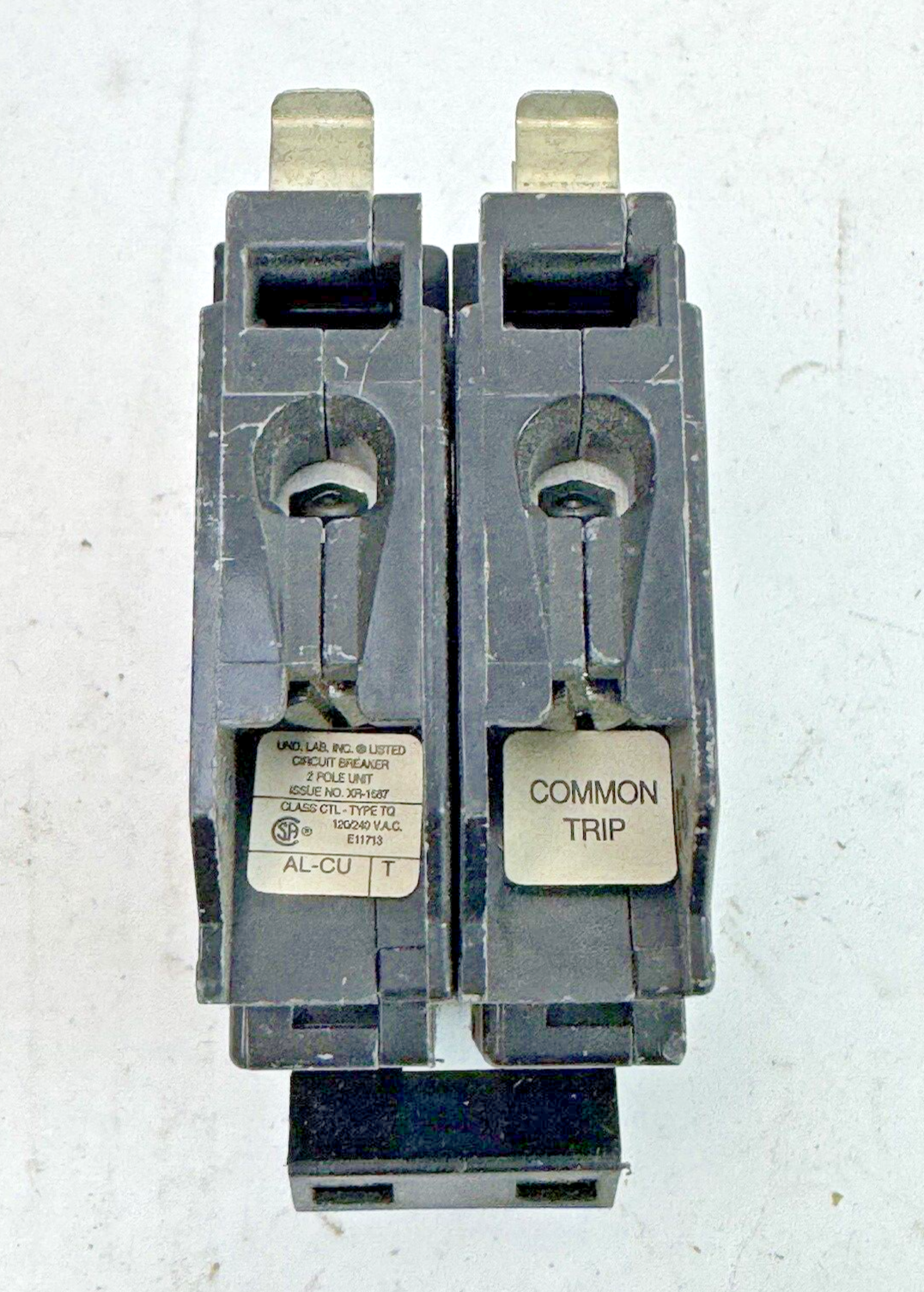 GE - TQ2120 - COMMON TRIP CIRCUIT BREAKER - 2 POLE, 20 A, 240 VAC, TYPE TQ