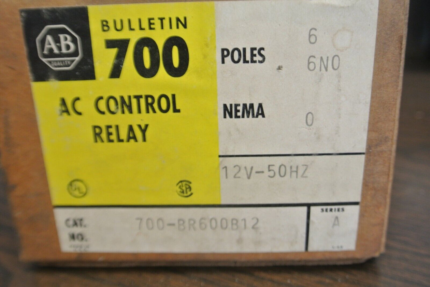 ALLEN-BRADLEY 700-BR600B12 / AC CONTROL RELAY / 12V, 50Hz / 6 N.O. / NEW SURPLUS