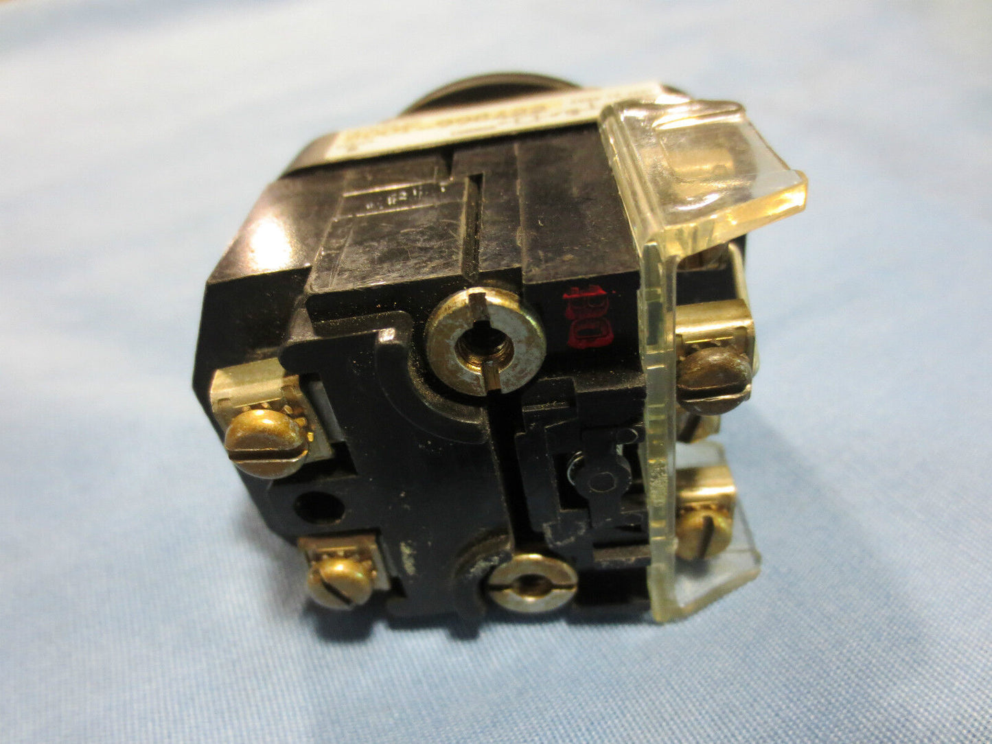 ALLEN-BRADLEY 800T-998422 Ser. B ILLUMINATED PUSH BUTTON BLUE