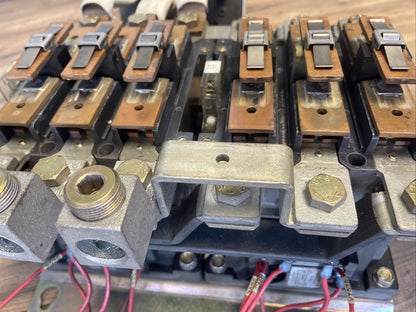 ALLEN BRADLEY 104-B250ND3 SER B REVERSING STARTER 600VAC 304A 3PH 300HP