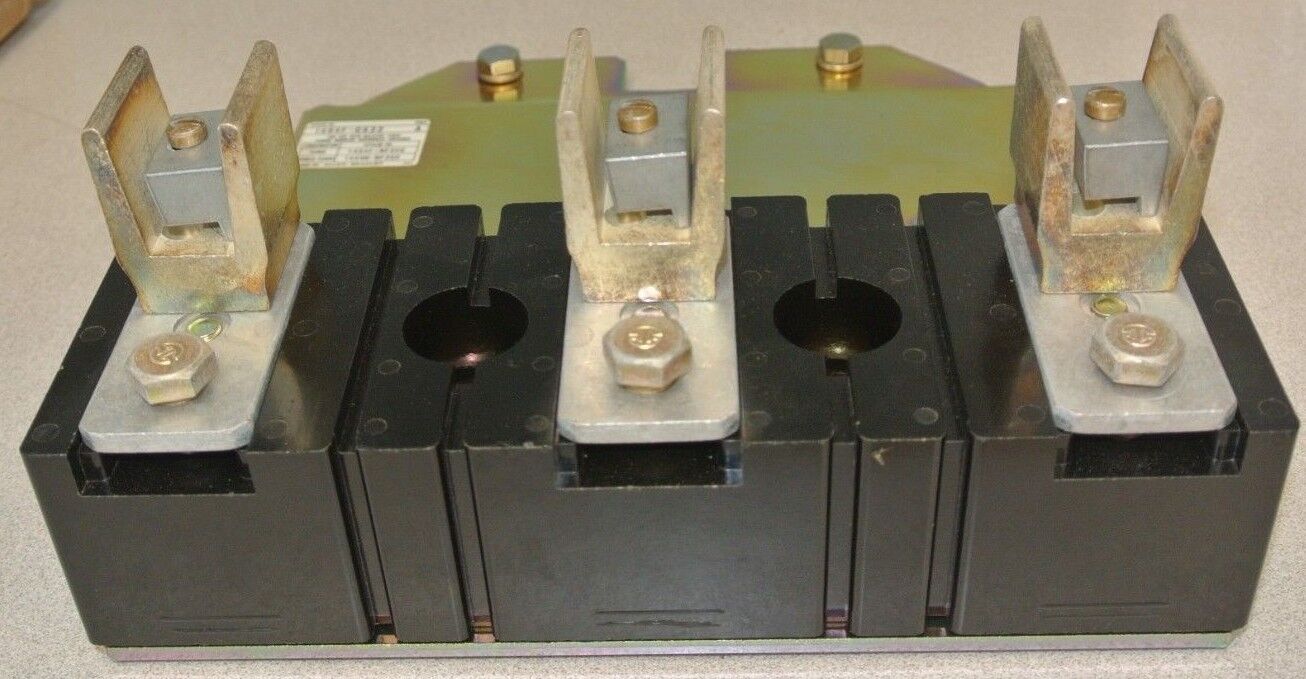 ALLEN-BRADLEY 1494F-C622 FUSE BLOCK ADAPTER PLATE KIT / 600V, 200A / NEW SURPLUS
