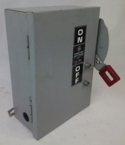 GE TH3361J MODEL 10 SAFETY SWITCH 3PH 30A 600V 20HP TYPE 1,5,12 ENCLOSURE