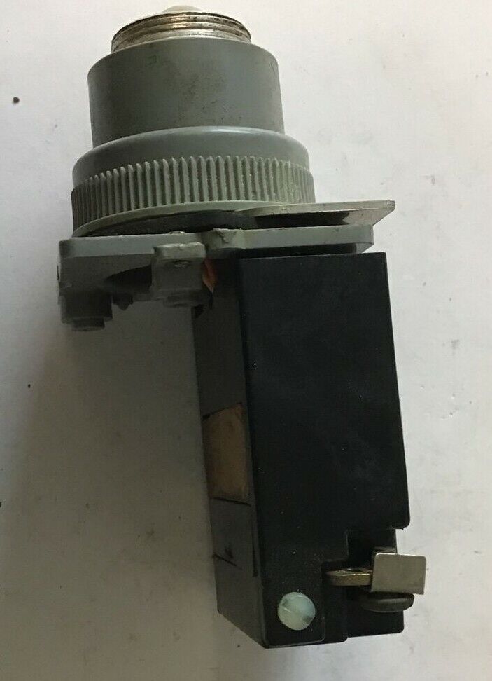 REES L992AB PUSHBUTTON START ILLIMUNIATED 4300-999/ 949-6648 460V 60CY