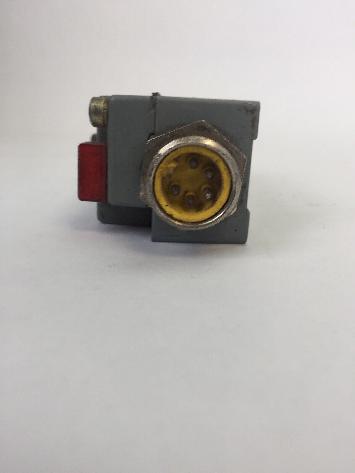 CUTLER HAMMER E50SAN SWITCH BODY SER A2 120VAC E50DR1 OPERATING HEAD SER A1 E50R