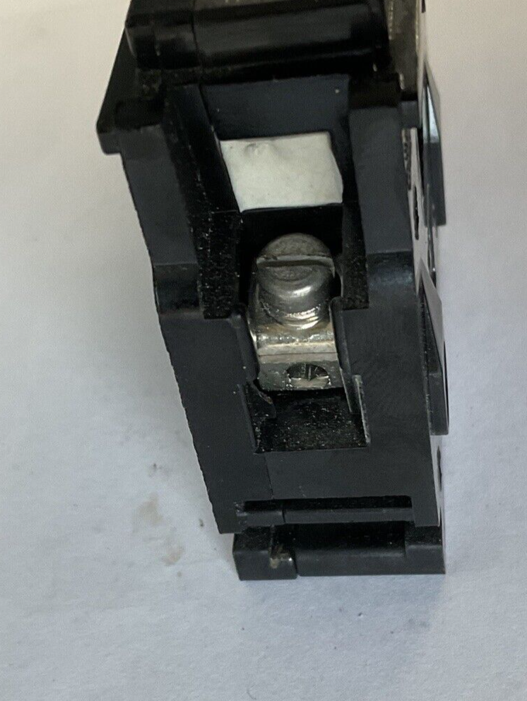 ITE/GOULD BQ1B020 CIRCUIT BREAKER 20A TYPE BQ 120/240VAC ***LOTOF11***