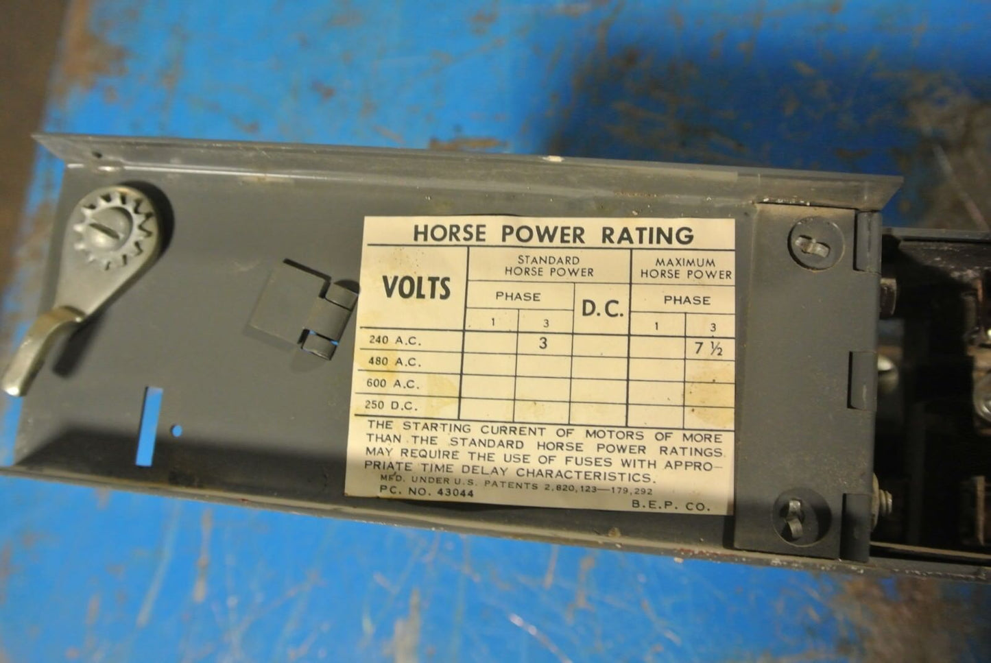 I-T-E V7A3211 - TWIN FUSIBLE PANELBOARD SAFETY SWITCH - 240V, 30A, 3-POLE