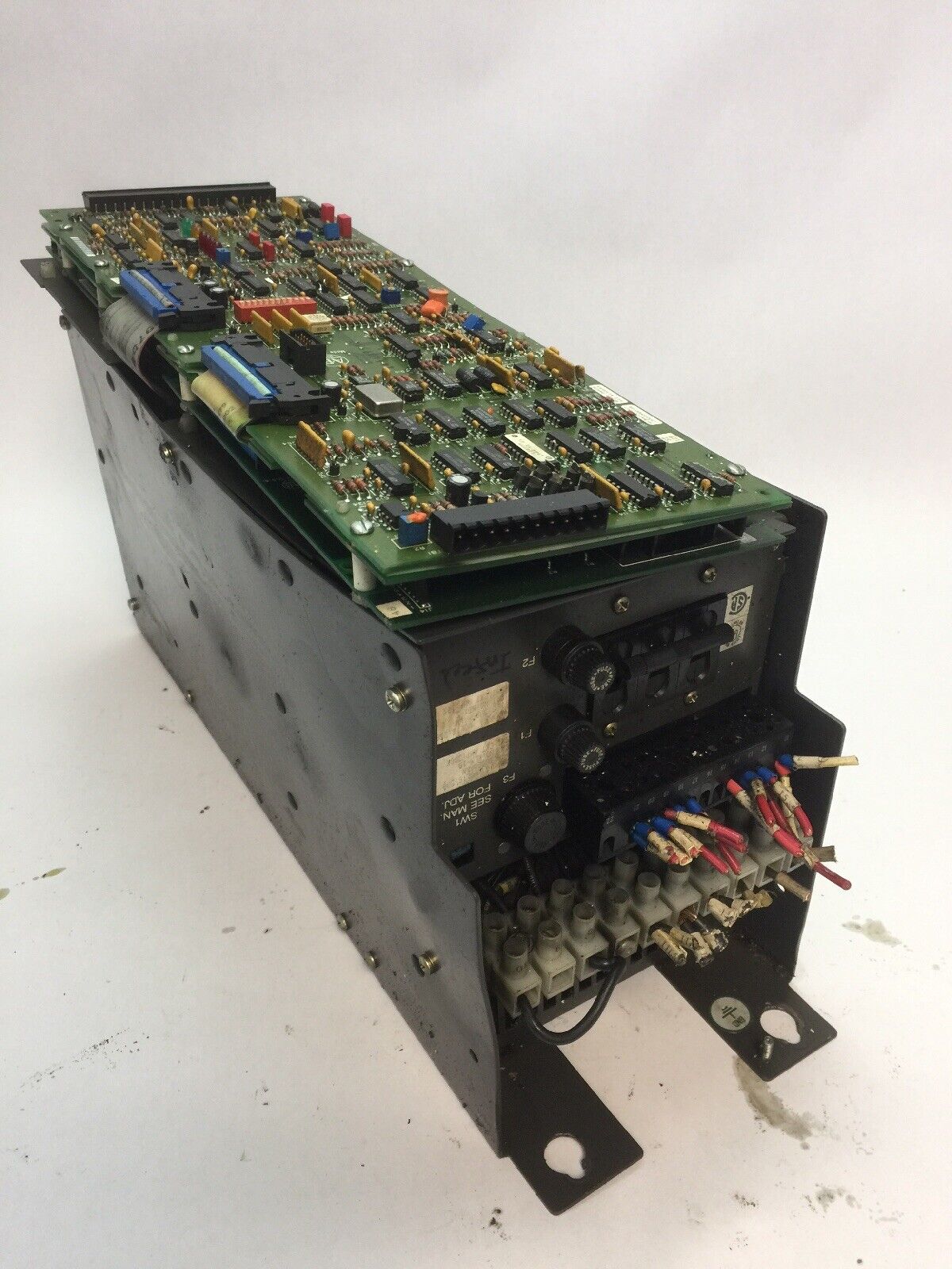 ALLEN BRADLEY 1391B-ESAA15-AQB AC SERVO CONTROLLER INPUT 230V 15A OUTPUT 210 V