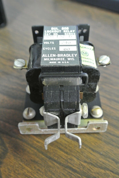 ALLEN-BRADLEY 808-LA2, Ser. D - LOCKOUT RELAY - 240V, 60Hz - NEW SURPLUS