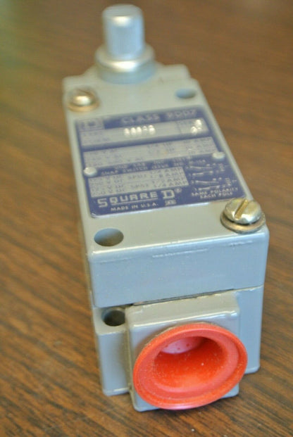 SQUARE D 9007 B66A2 LIMIT SWITCH / SNAP SWITCH / 120-600V / NEW SURPLUS