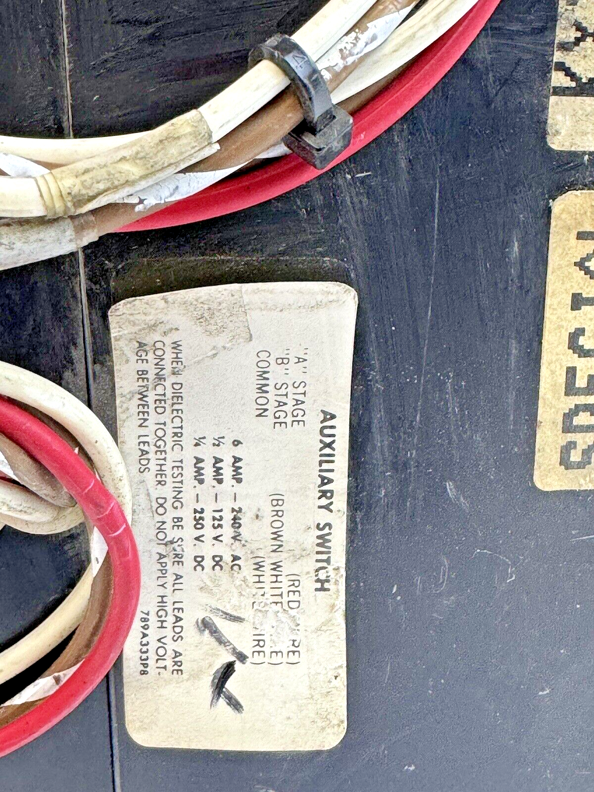 GE - TJJ436400 - CIRCUIT BREAKER W/ 400A TRIP, AUX, SHUNT - 400A, 600VAC, 3 POLE