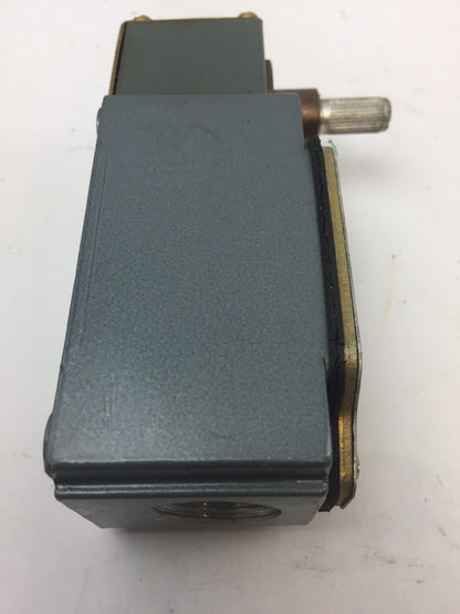 ALLEN BRADLEY 802R-HFW2 OILTIGHT LIMIT SWITCH SEALED CONTACT SERIES B