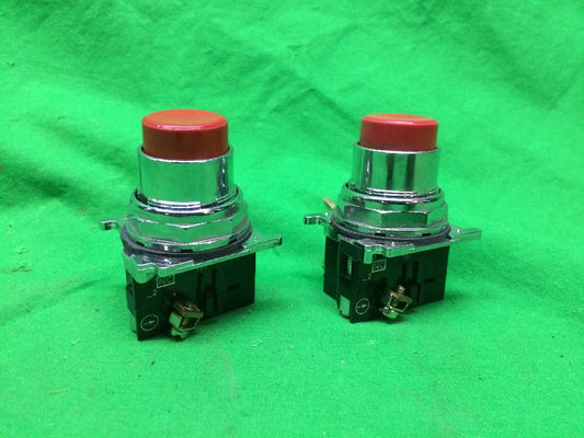*LOT OF 2* CUTLER HAMMER 10250T/91000T RED PUSH BUTTON A600 P600