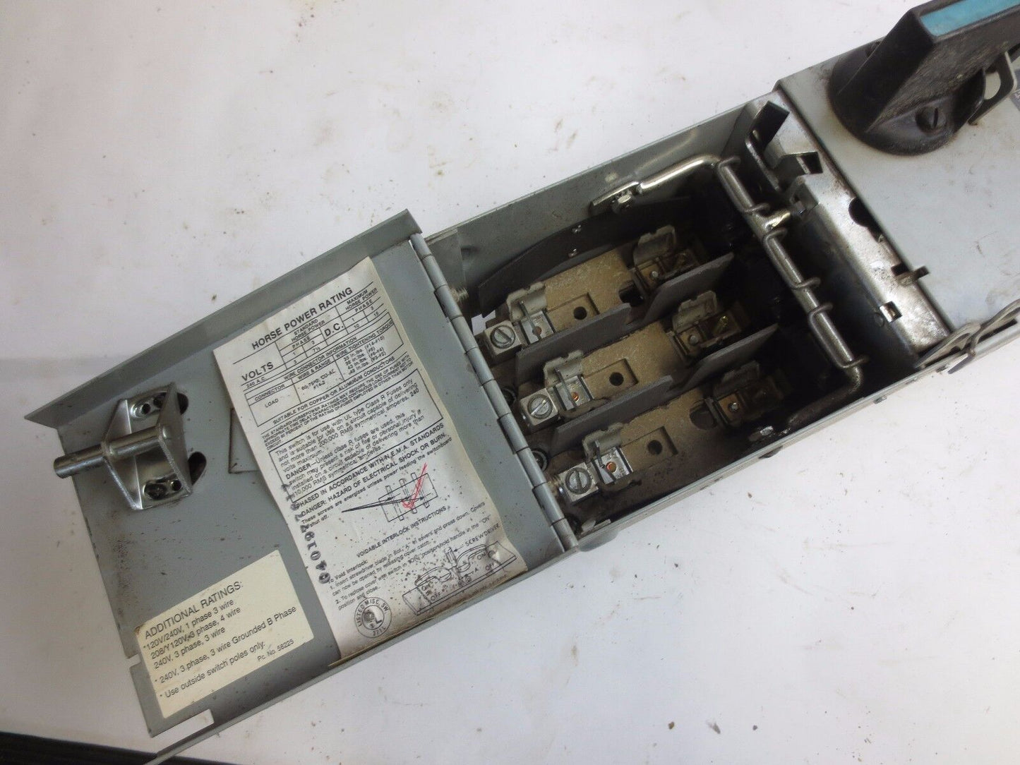 SIEMENS / I-T-E V2B3222R - VACU-BREAK TWIN PANEL MOUNT SWITCH - 240V, 60A, 3P