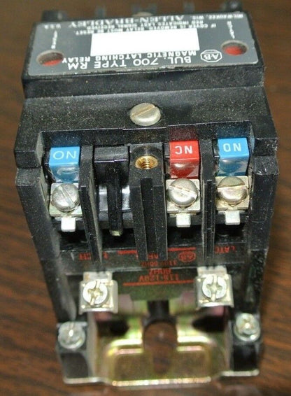 ALLEN-BRADLEY 700-RM210A1 - TYPE RM AC RELAY, OPEN - 115/120V, 60Hz NEW SURPLUS