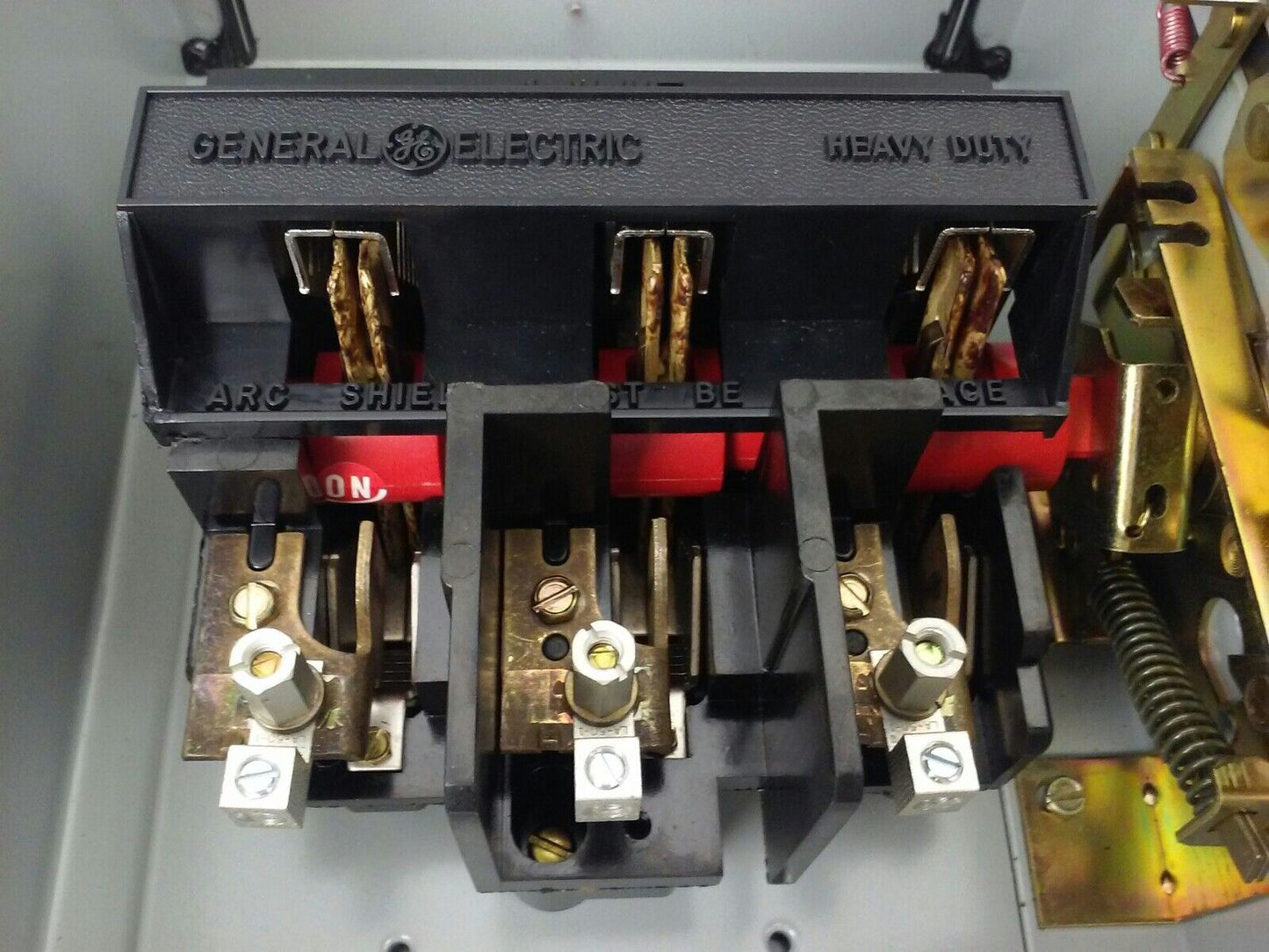 GE THN3361M, SAFETY SWITCH, 30A, 600VAC/250DC, TYPE 1/5/12 ENCLOSURE, MAX H.P.30