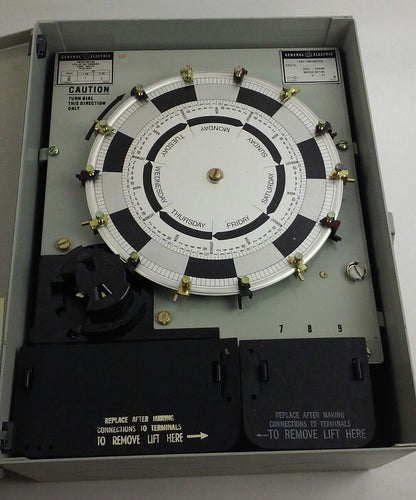 GE Control CR121E-E02HA22 7 Day Time Switch - 2 Pole, 2 Throw, 30A *NEW IN BOX*