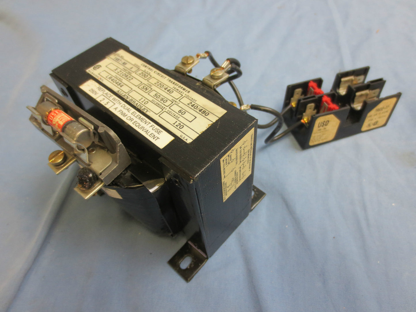 ALLEN-BRADLEY 1497--N5 Ser. A TRANSFORMER 200KVA w/ MR632-77 FUSE BLOCK 240/480