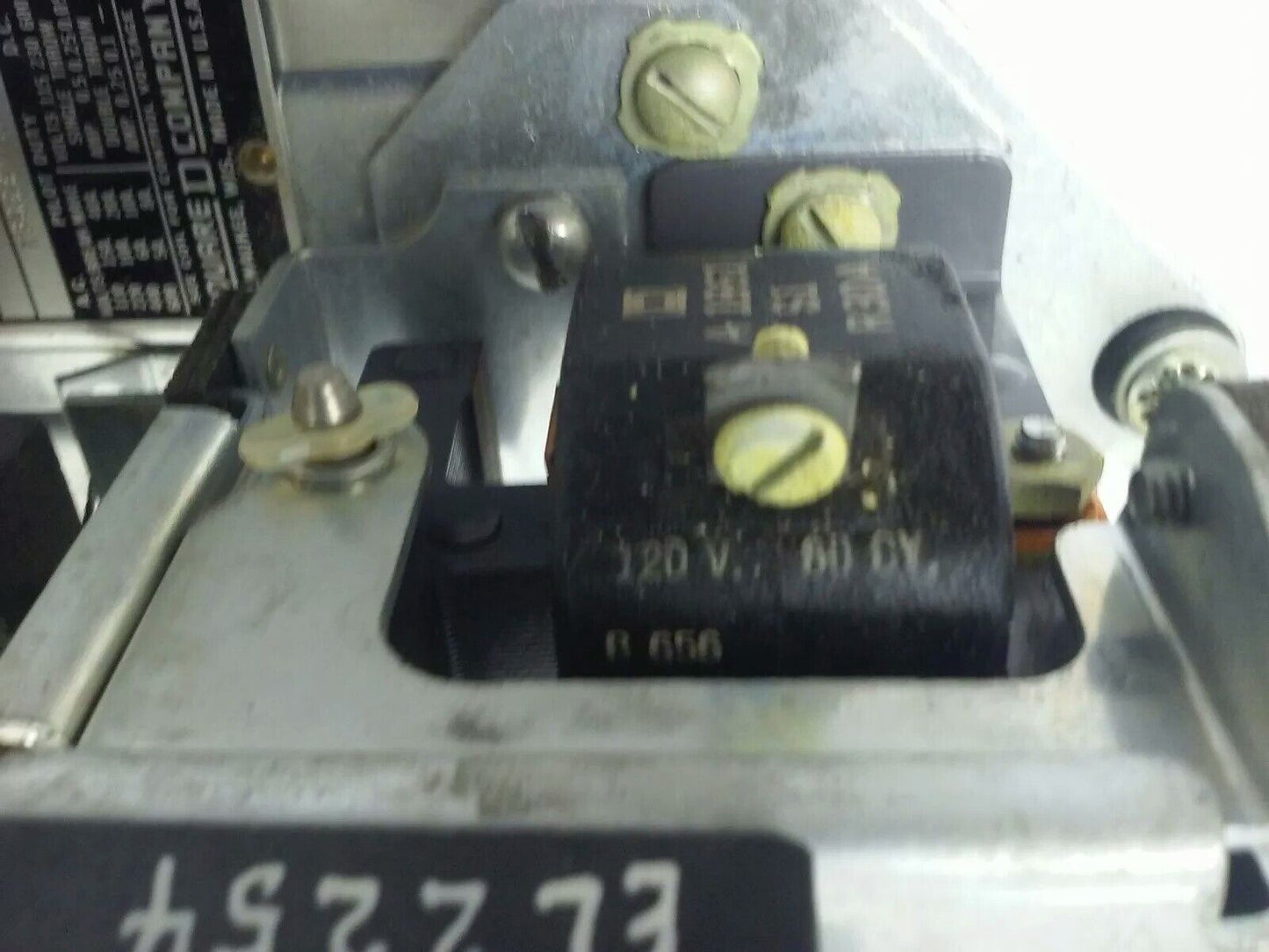 SQ. D CLASS 9050 TYPE RO-12E SER.A, AC PNEUMATIC TIMING RELAY, 120V,60HZ,15A,NEW