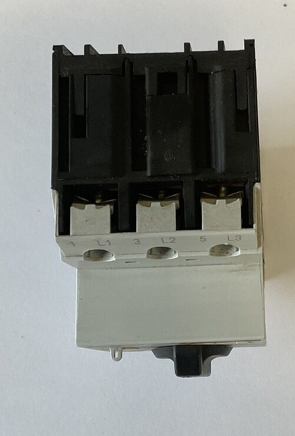 MOELLER PKZM0-2.5 CIRCUIT BREAKER MOTOR SER.3(1)  SER.2(1) 600VAC ***LOTOF2***