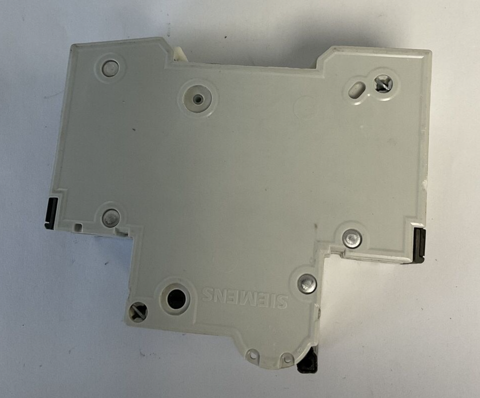 SIEMENS 5SY65 CIRCUIT BREAKER C6 230VAC  30KA***LOTOF3***