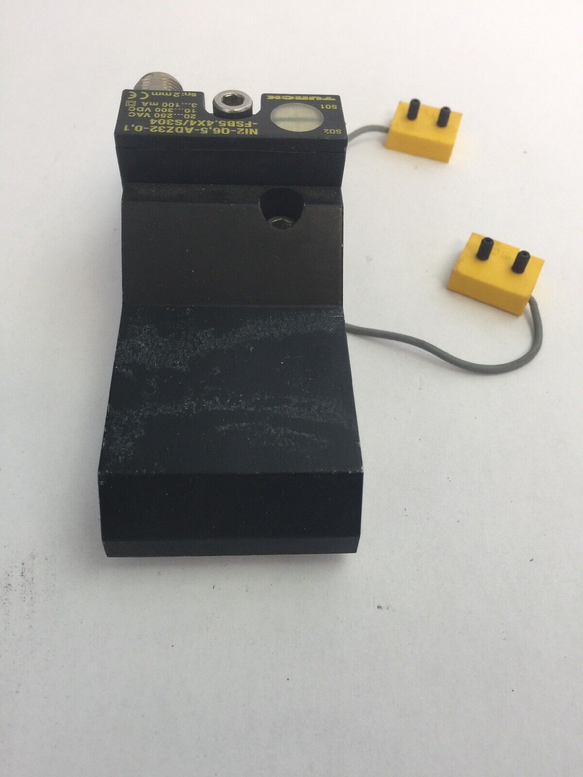 TURCK NI2-Q6,5-ADZ32-0,1-FSB5.4X4/S304 SWITCH 20...250VAC 10...300VDC 3...100mA
