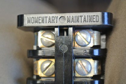 ALLEN-BRADLEY X-207601 CONTACT BLOCK / "MOMENTARY / MAINTAINED" / NEW SURPLUS