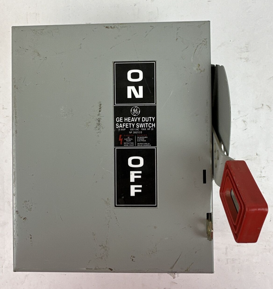 GE THN3361 MODEL 10 SAFETY SWITCH 30A 600VAC 3PH 30HP 250VDC 5HP NON-FUSIBLE