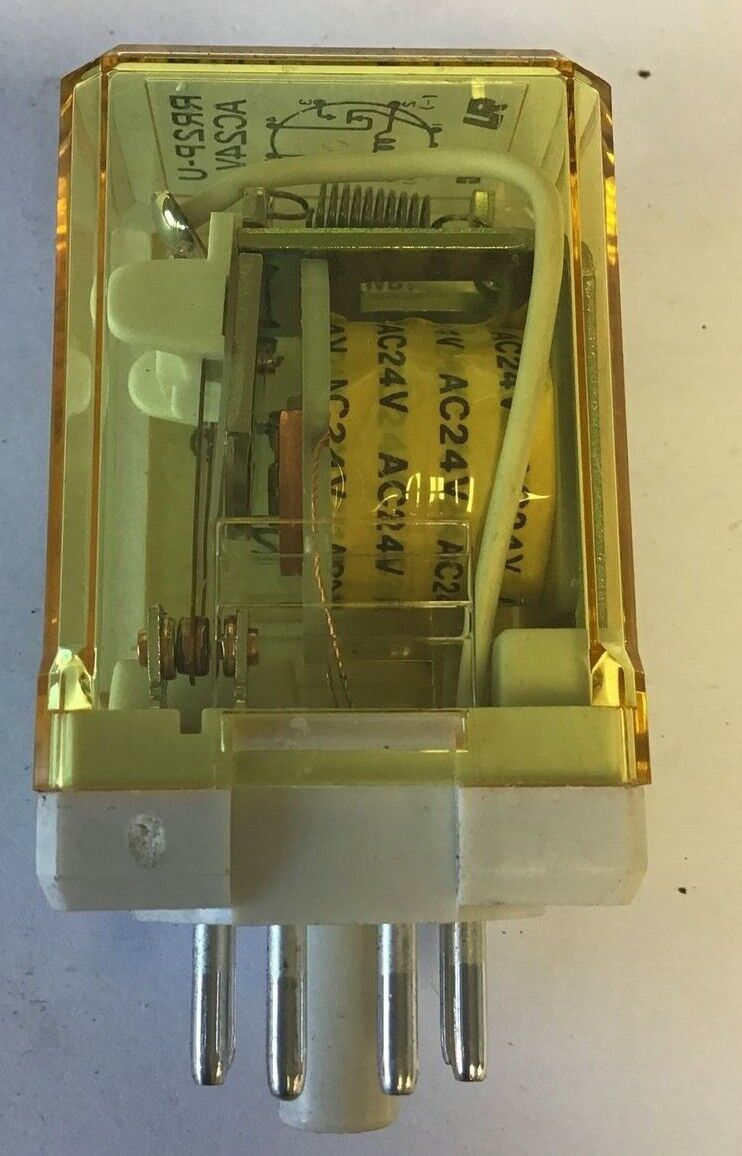 IDEC RR2P-U RELAY 24VAC ***LOTOF3***