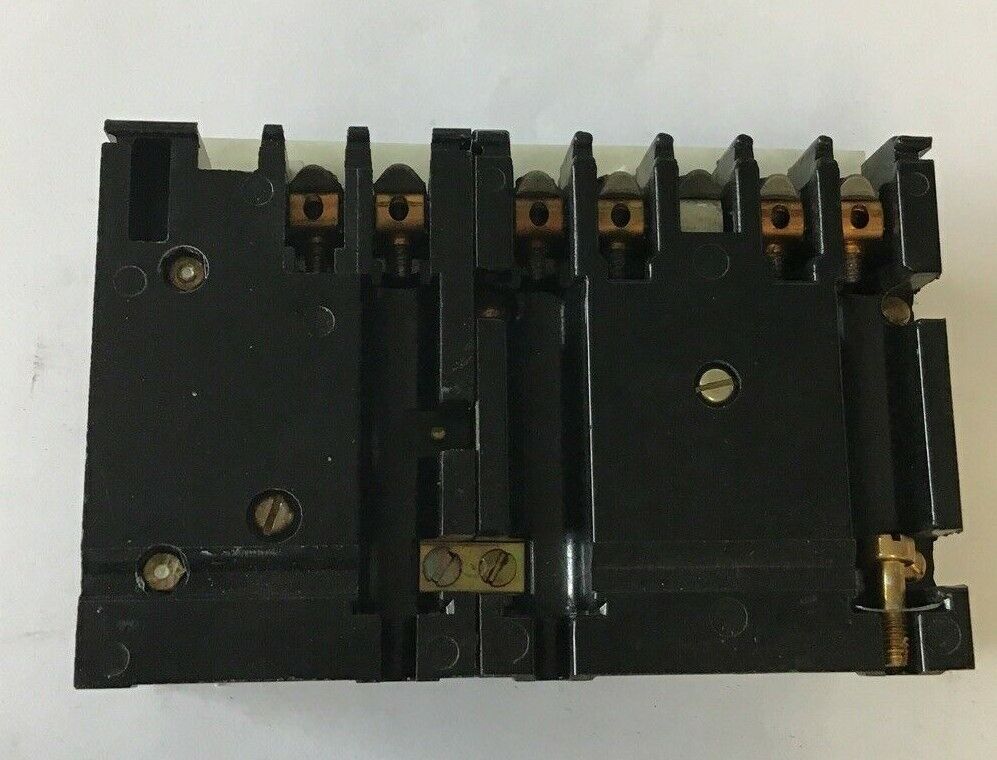 GENERAL ELECTRIC CR122A25702 INDUSTRIAL RELAY 200VAC 10A SER.A 115V 60HZ