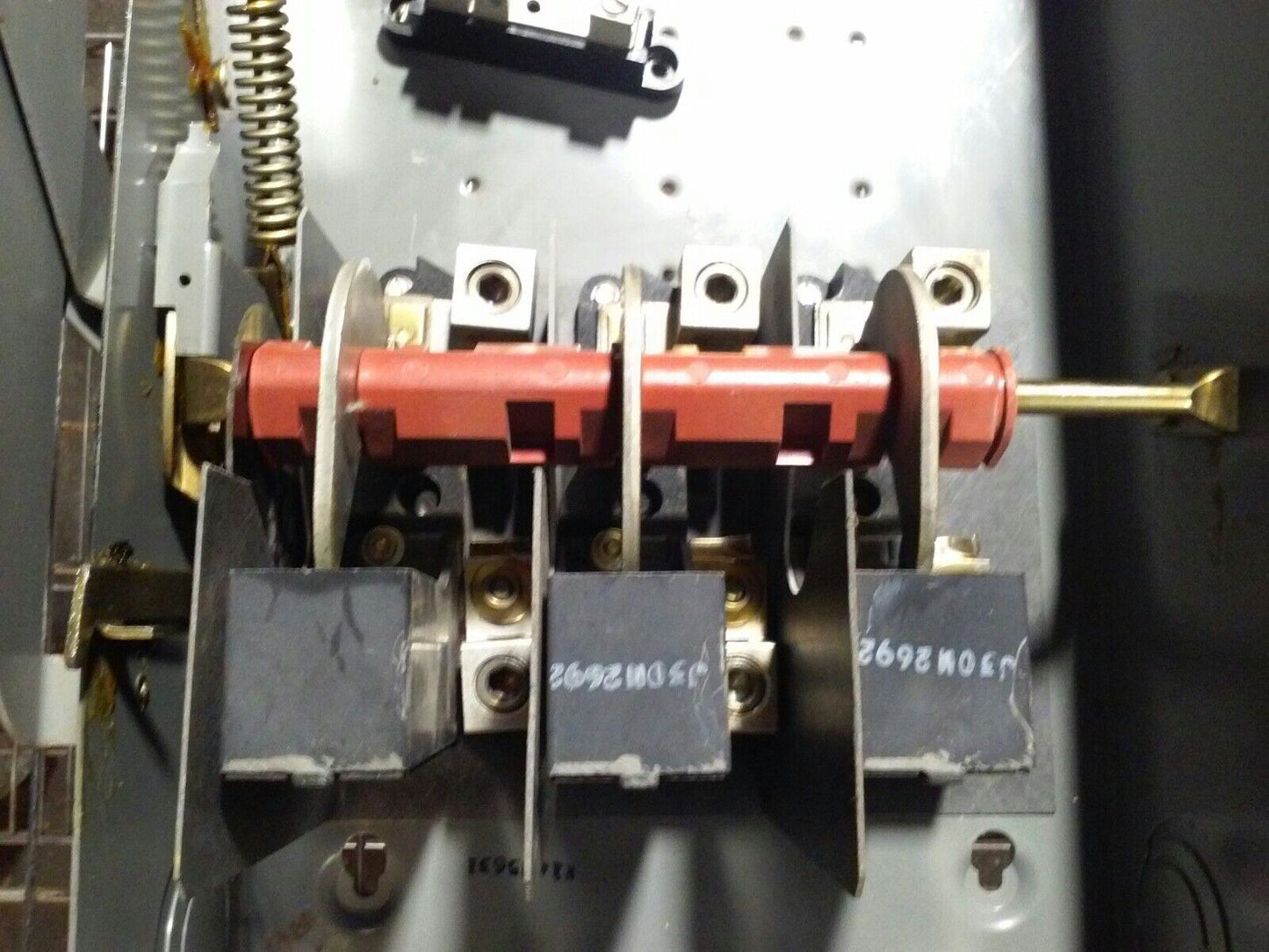 SQ. D HU364, SER. D2, SAFETY SWITCH, 200A, 600VAC/250DC, 3PH, MAX H.P. 150, USED