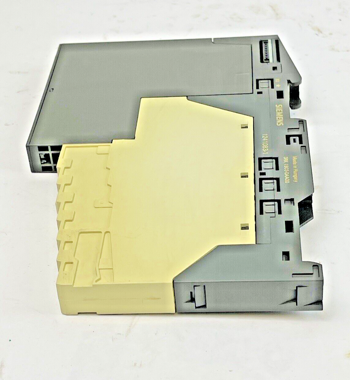 SIEMENS -3RK 1903-0AA00 -TERM MOD FOR PM-D & 3RK1903-0BA00 -POWER MODULE & AUX1