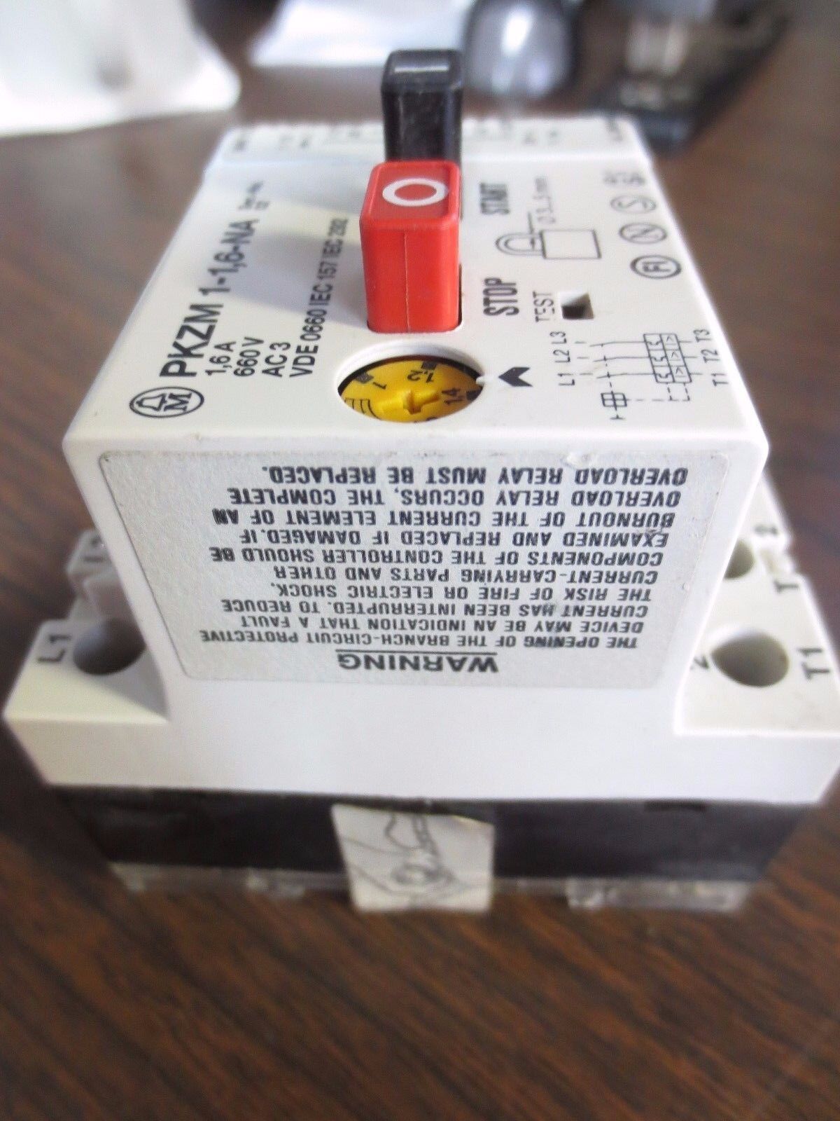 KLOCKNER MOELLER PKZM 1-1.6-NA MANUAL MOTOR STARTER - 1.6A, 660V