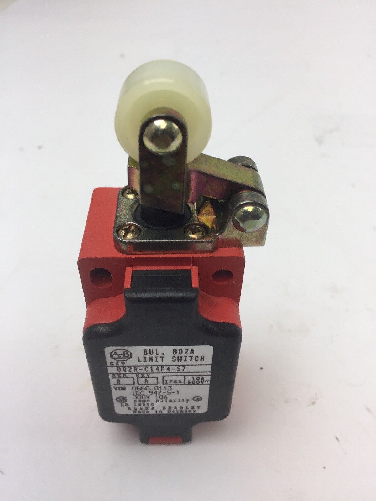 ALLEN BRADLEY 802A-C14P4-S7 LIMIT SWITCH 300V 10A SERIES A