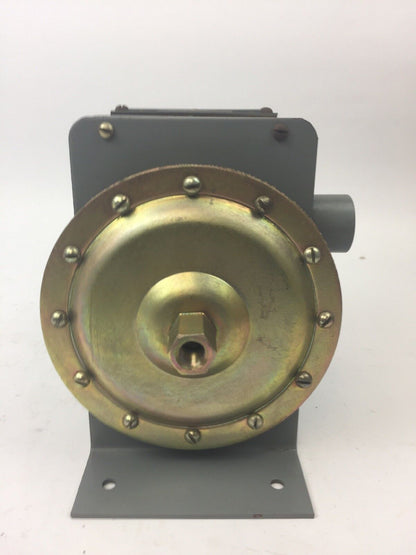 SQUARE D CLASS 9013 TYPE ALW-3 PRESSURE SWITCH 550V CLOSES 35 OPEN 30