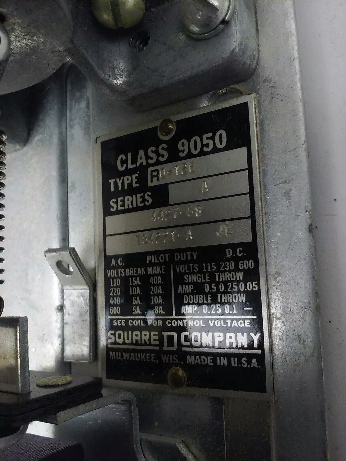 SQ. D CLASS 9050 TYPE RO-12E SER.A, AC PNEUMATIC TIMING RELAY, 120V,60HZ,15A,NEW