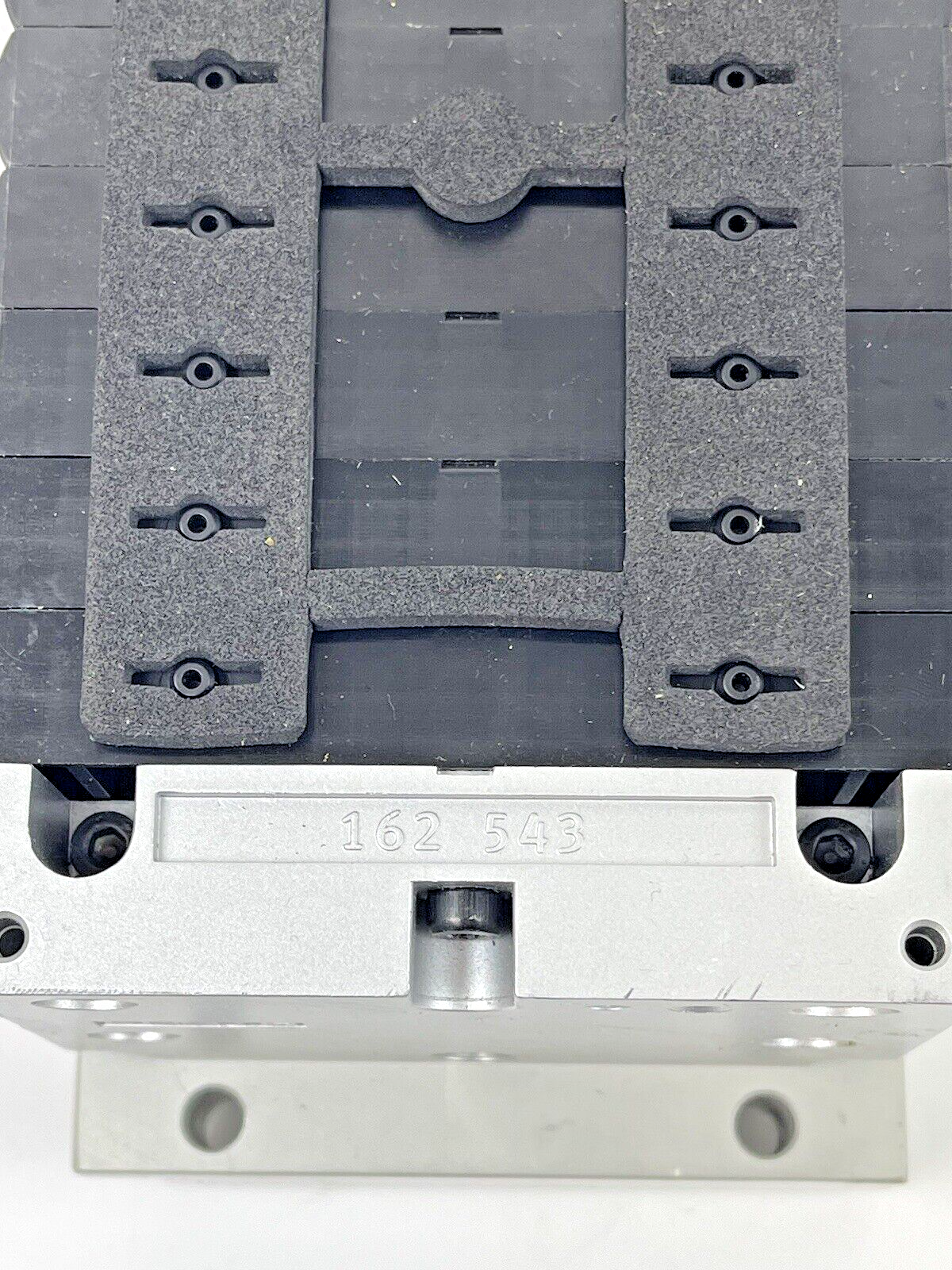 FESTO CPV14-V1 -VALVE MANIFOLD-W/ PNEUM CONNEC. PLATE, C402(2), C102(5), BD02(1)