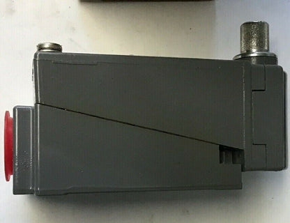 SQUARE D 9007 B62A TURRET HEAD LIMIT SWITCH SER. A