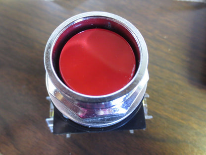 GE CR104PBG02R3 HD OILTIGHT PUSHBUTTON, RECESSED, RED, 2 N.C. - NEW SURPLUS