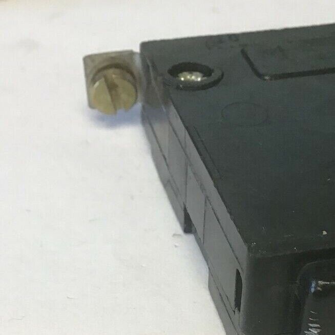 SQUARE D QOB140 CIRCUIT BREAKER 120/240VAC ***LOTOF2***