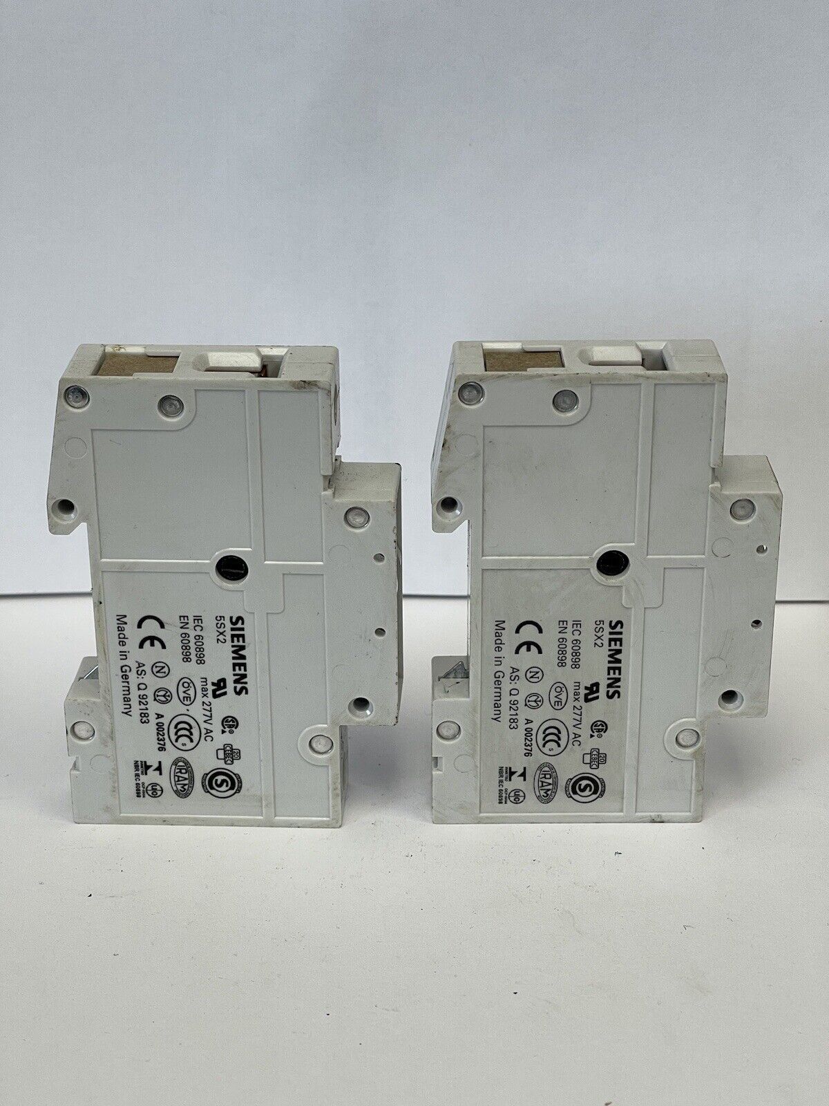 SIEMENS *LOT OF 2*- 5SX21 - CIRCUIT BREAKERS - D1,6 15 Amp 1 Pole - 230/400V