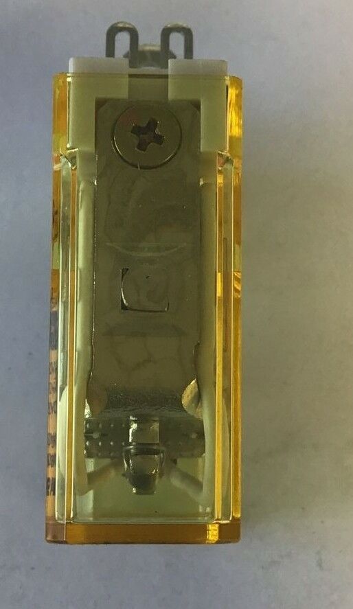 IDEC RH1B-U RELAY 120VAC ***LOTOF10***