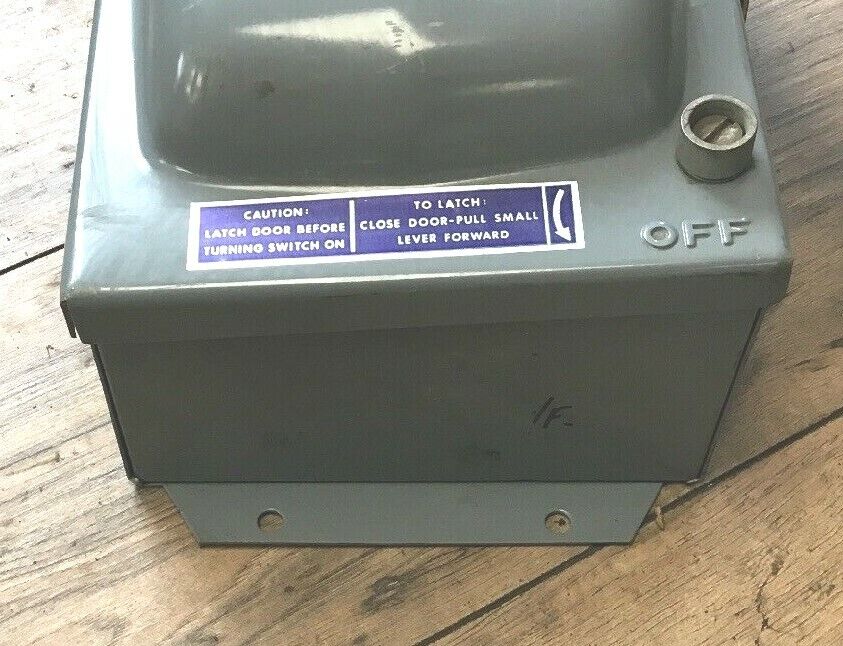 SQUARE D HU-216-AWK NON FUSIBLE SAFETY SWITCH 30A 600VAC/VDC 2POLE SER.D1