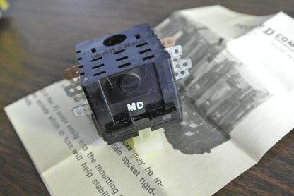 SQUARE D NK-3T - Series C - TRACK-MOUNTED SOCKET - NEW SURPLUS